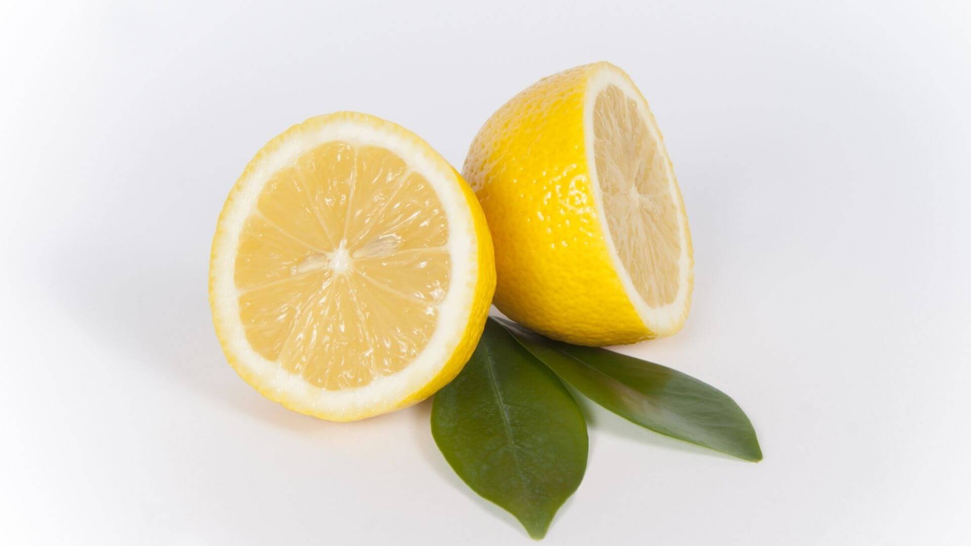 Zwei Zitronenhälften - Beispiel für Macht der Sprache